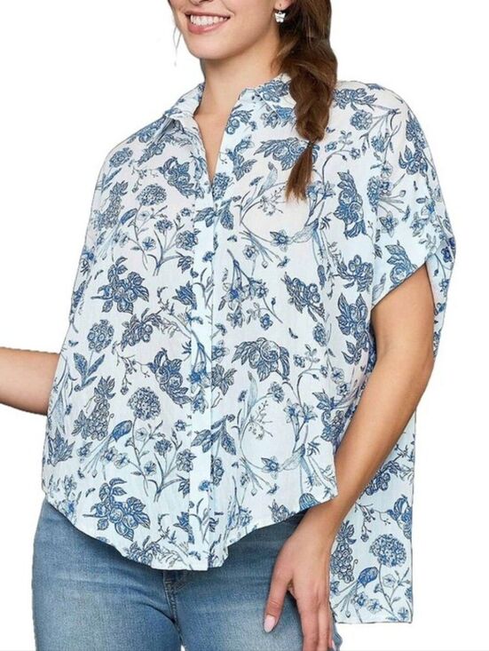 Umgee Tops - Umgee Women Royal Blue White Full Size Two Tone Floral Print Top Plus NWT Medium